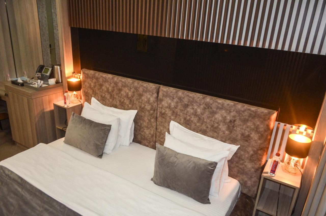 Deluxe King Room,1197592498:JPEG