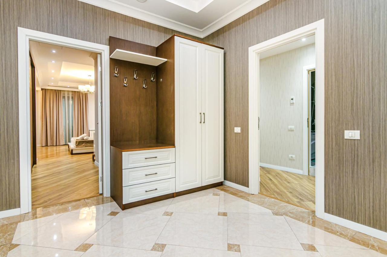Three-Bedroom Deluxe Apartment
