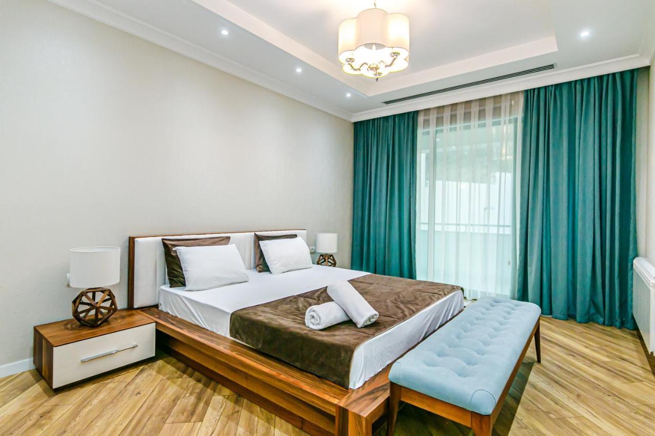 Three-Bedroom Deluxe Apartment