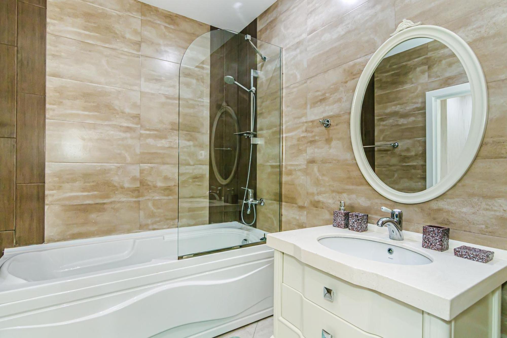 Three-Bedroom Deluxe Apartment
