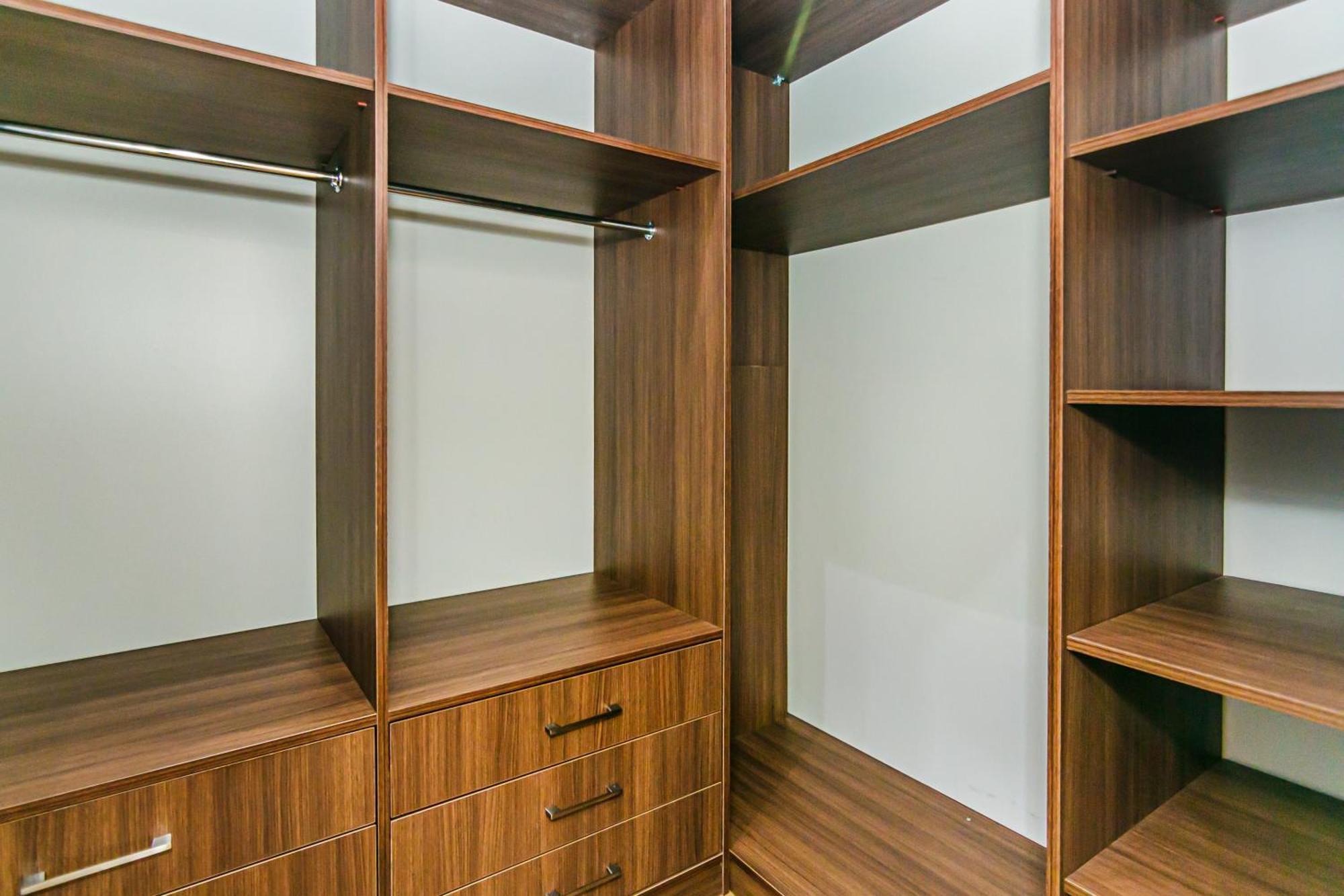 Three-Bedroom Deluxe Apartment