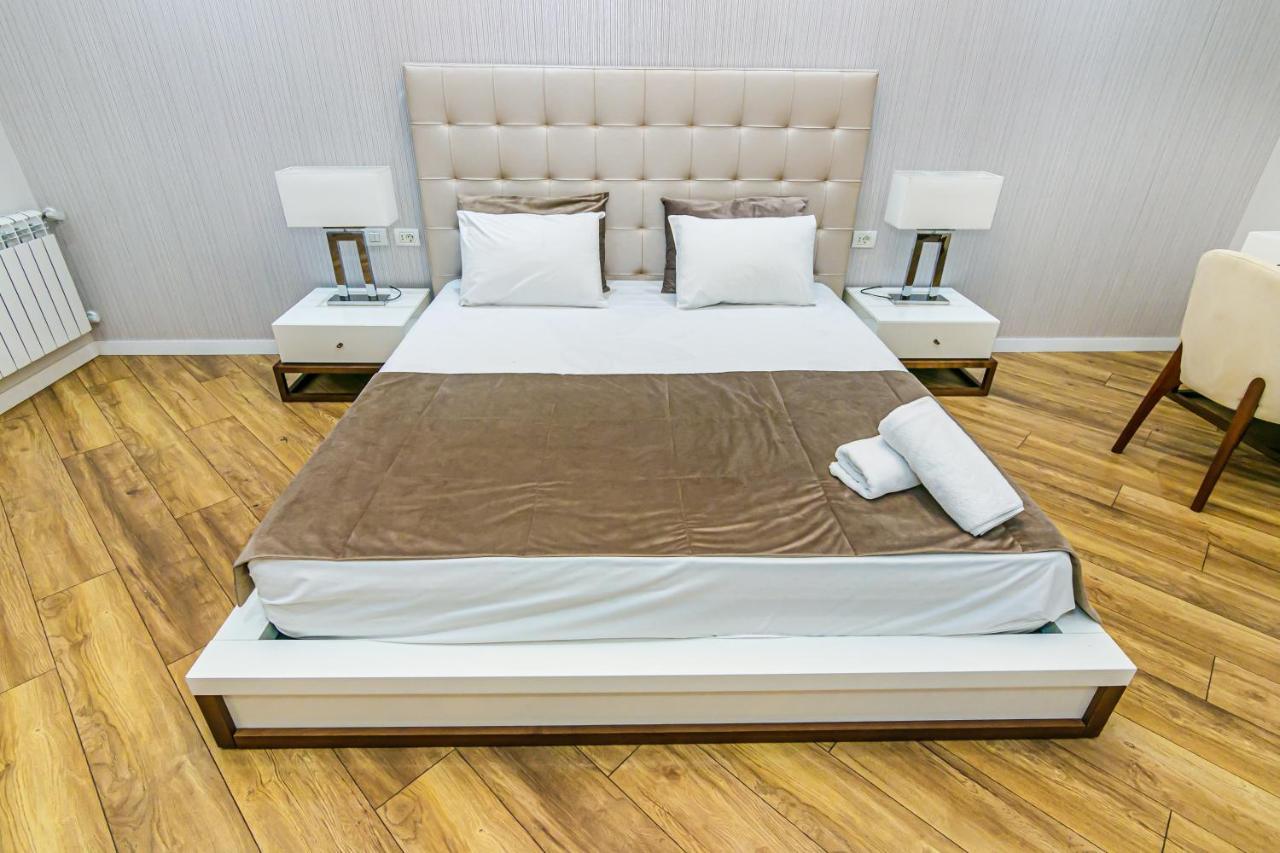 Three-Bedroom Deluxe Apartment