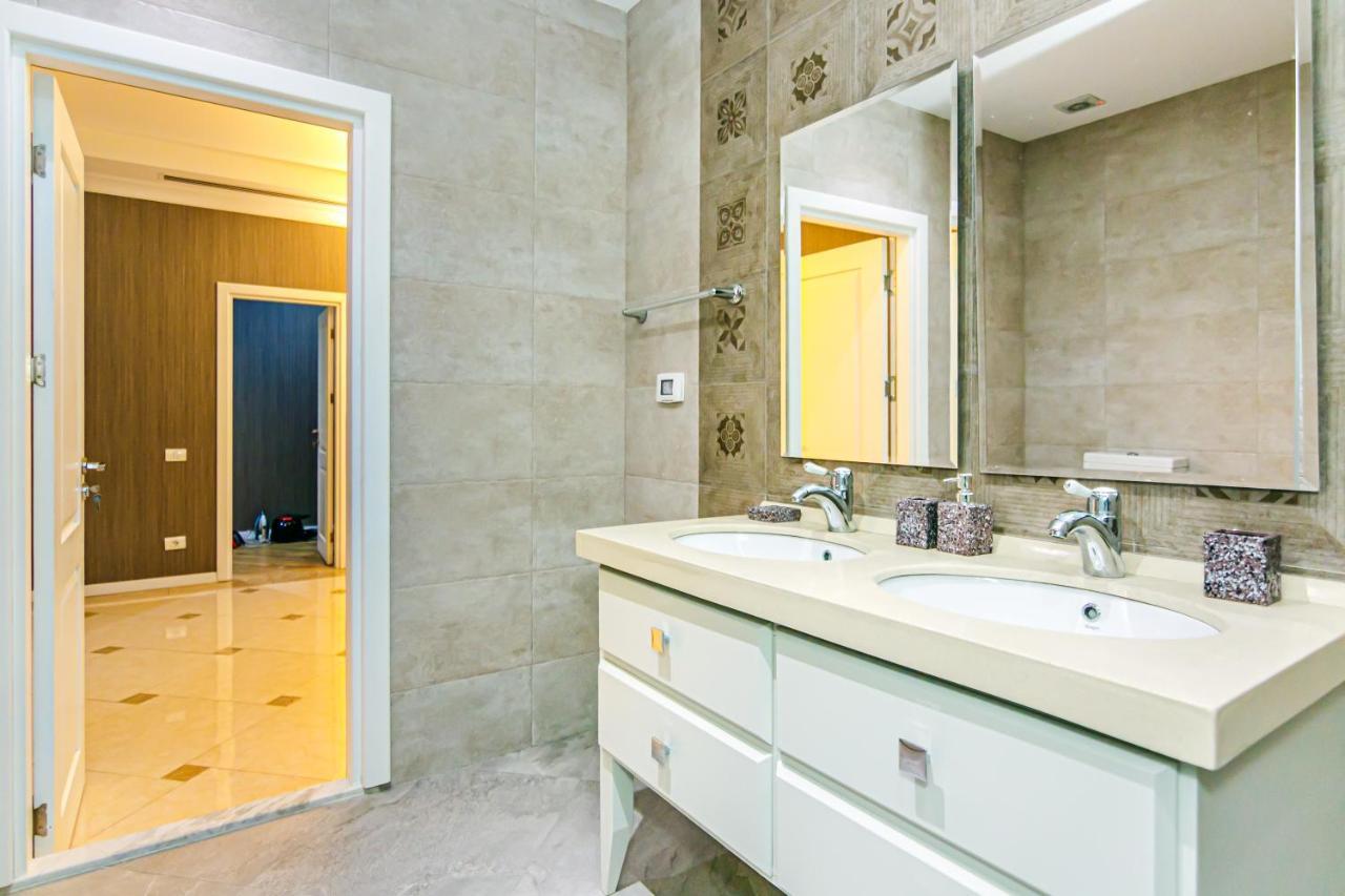 Three-Bedroom Deluxe Apartment