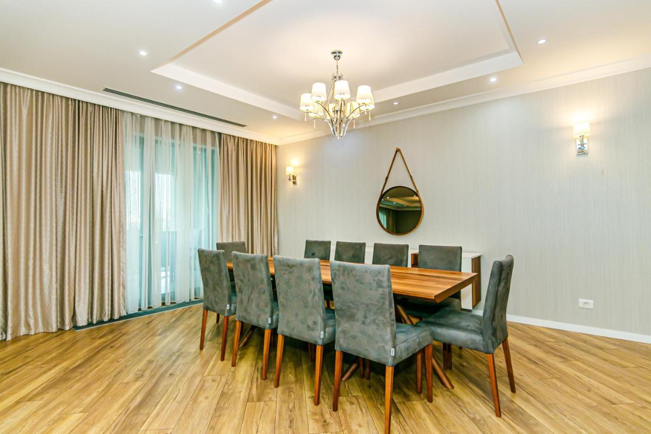 Three-Bedroom Deluxe Apartment