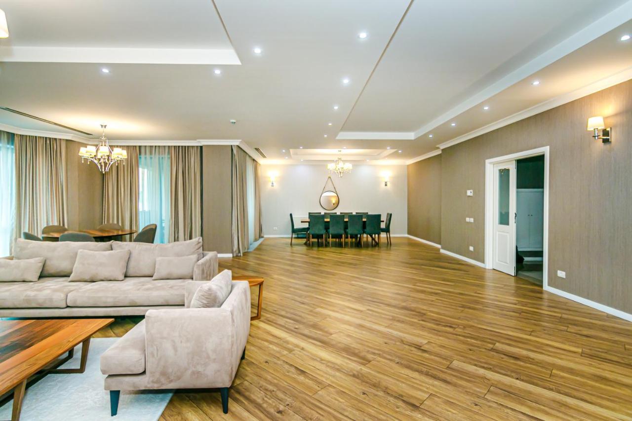 Three-Bedroom Deluxe Apartment