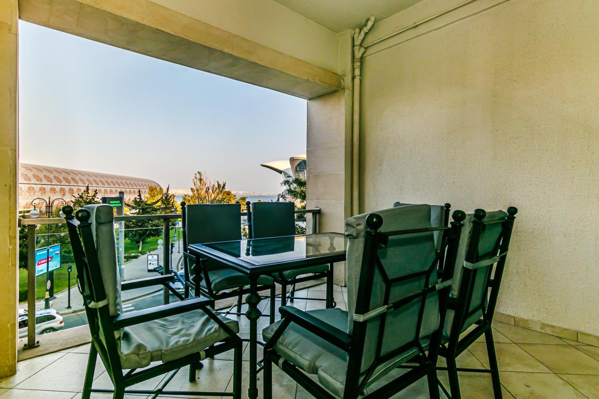 Three-Bedroom Deluxe Apartment