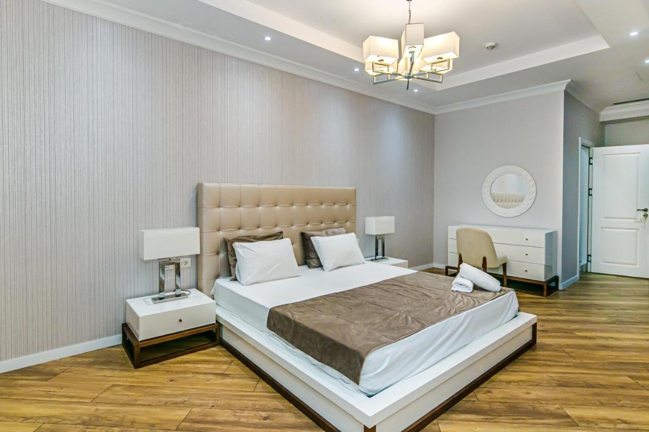 Three-Bedroom Deluxe Apartment