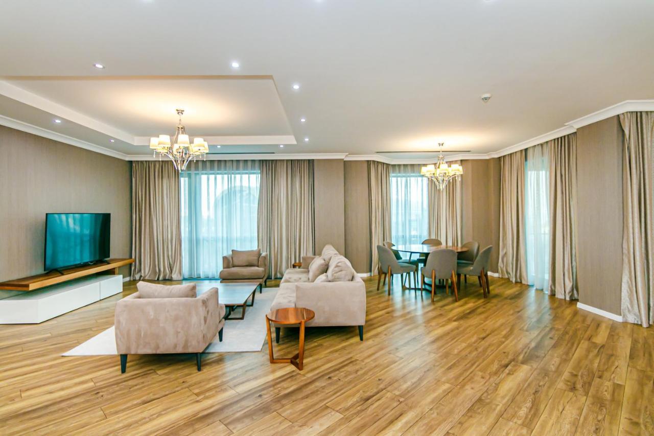Three-Bedroom Deluxe Apartment