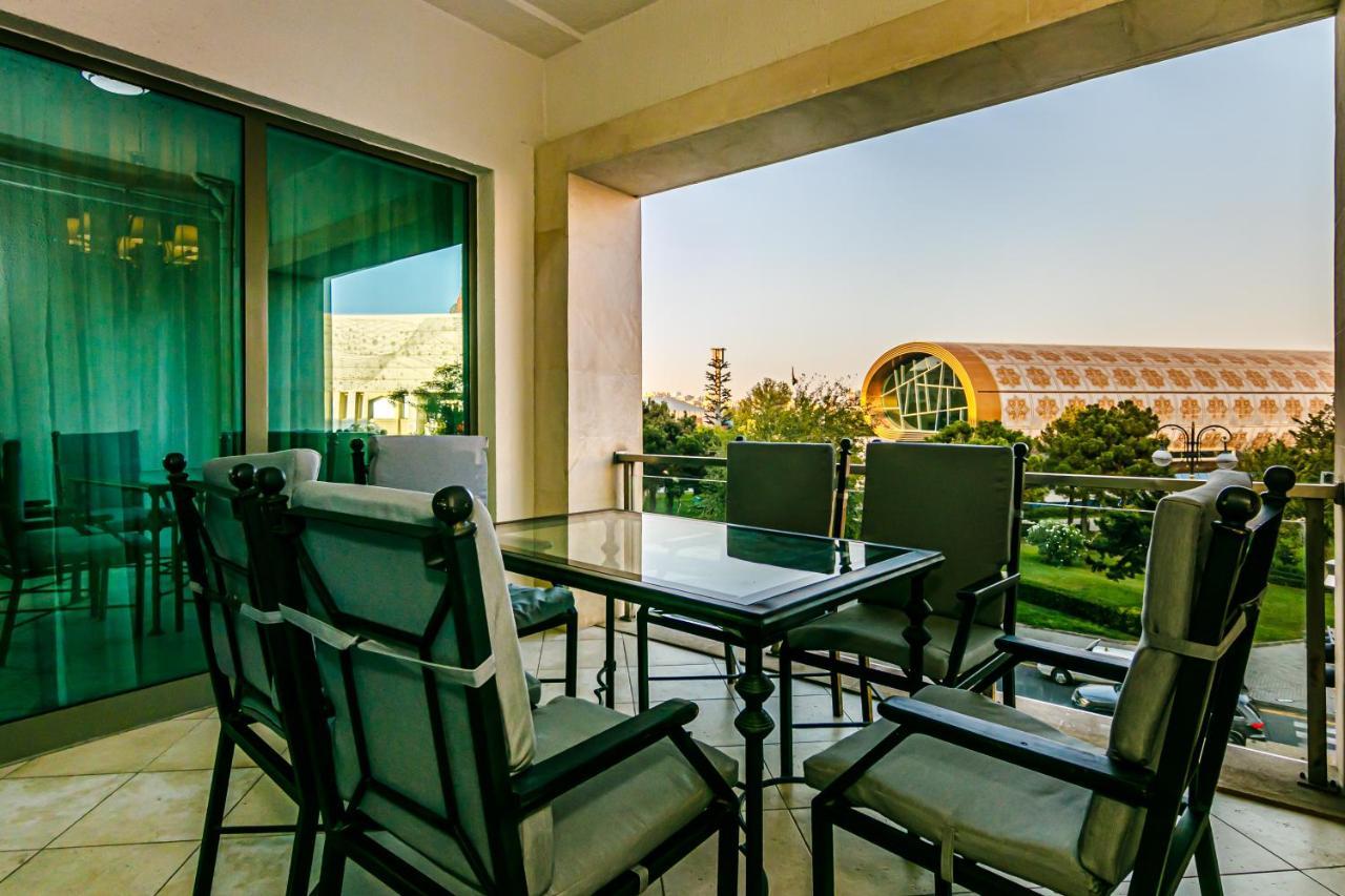 Three-Bedroom Deluxe Apartment