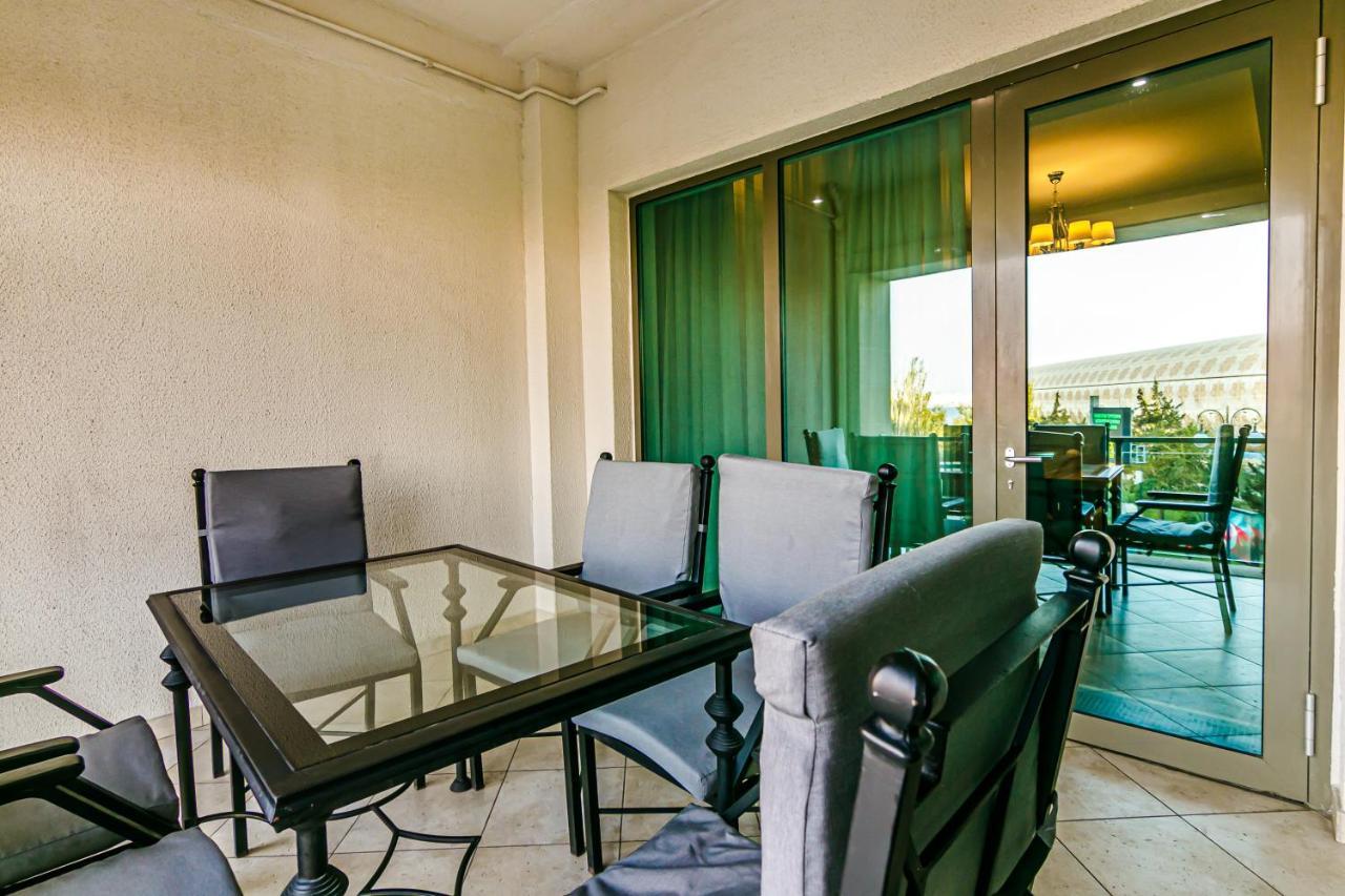 Three-Bedroom Deluxe Apartment