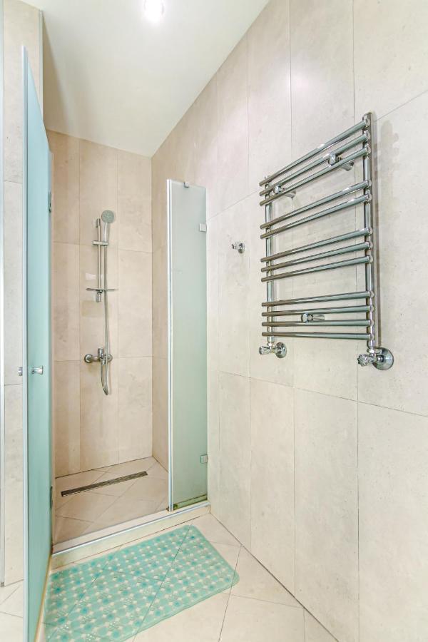 Three-Bedroom Deluxe Apartment