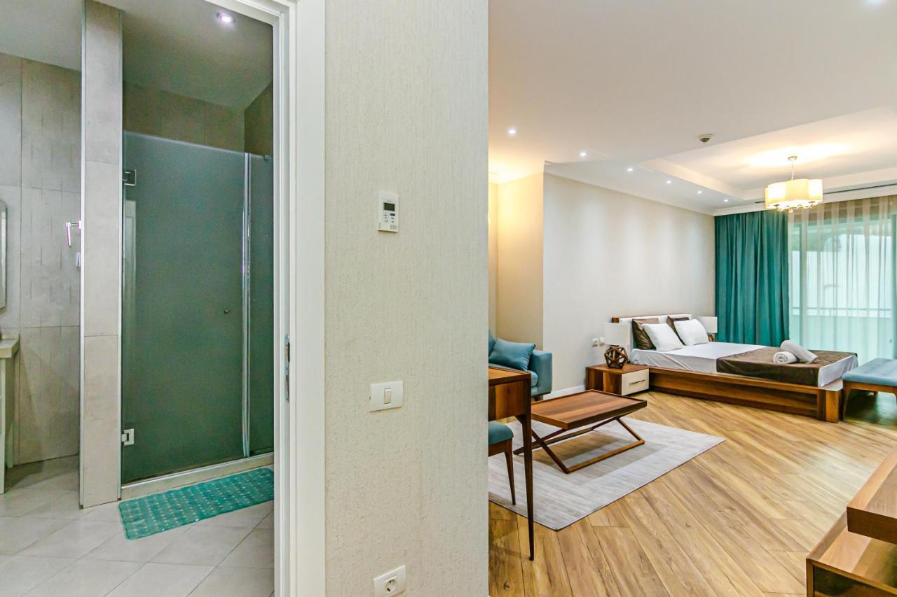 Three-Bedroom Deluxe Apartment