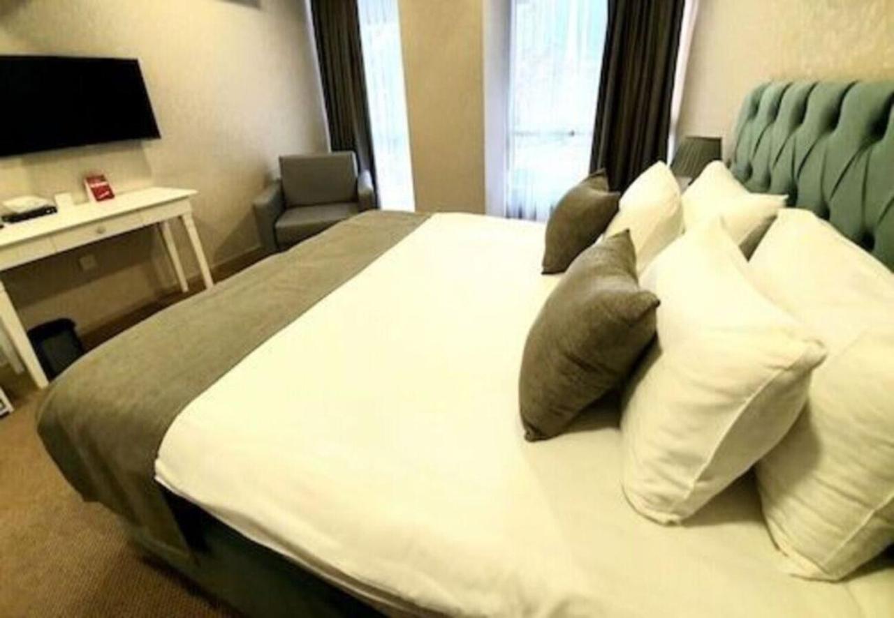 Small Double Room,1358729426:JPEG