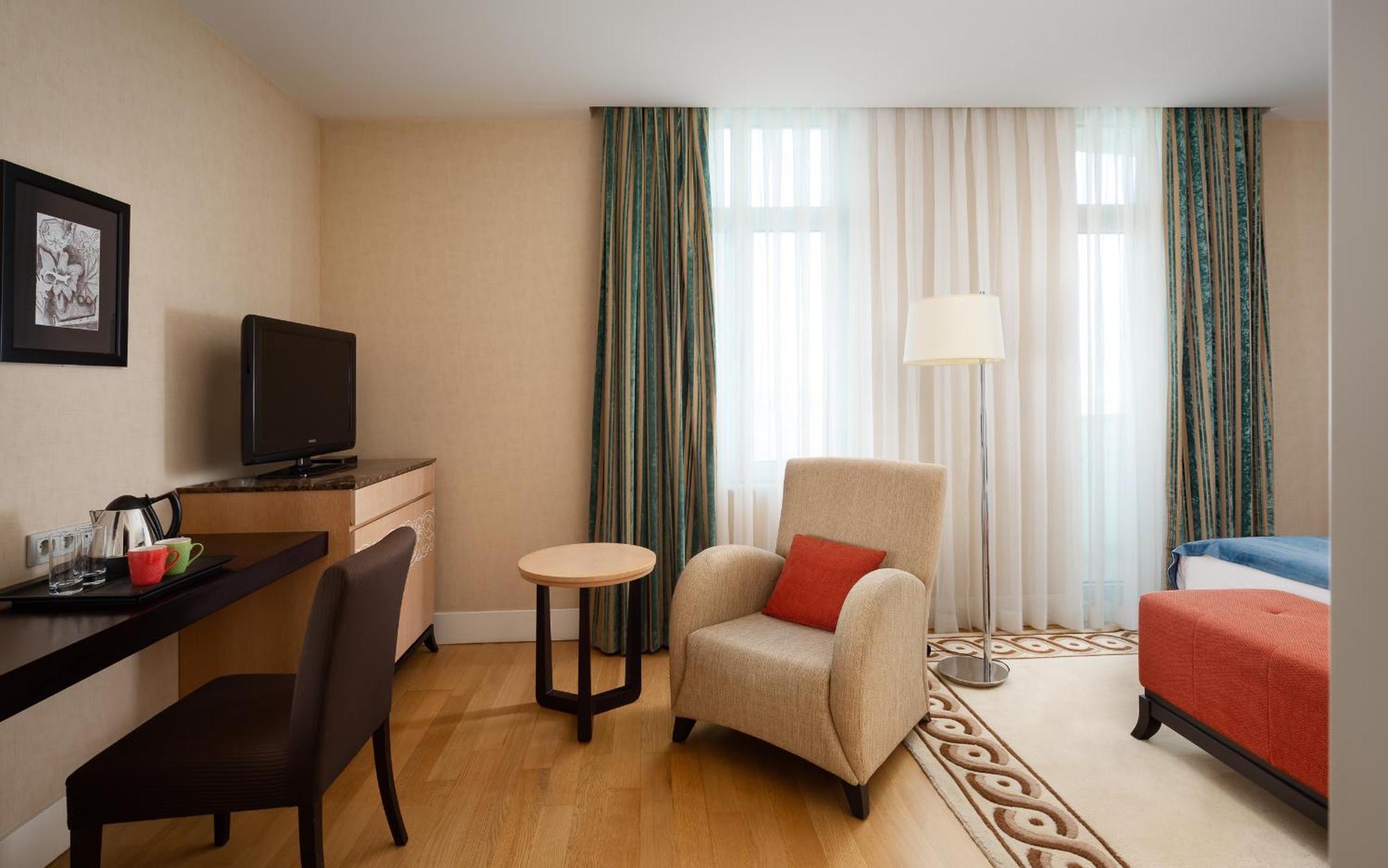 Superior Queen Room