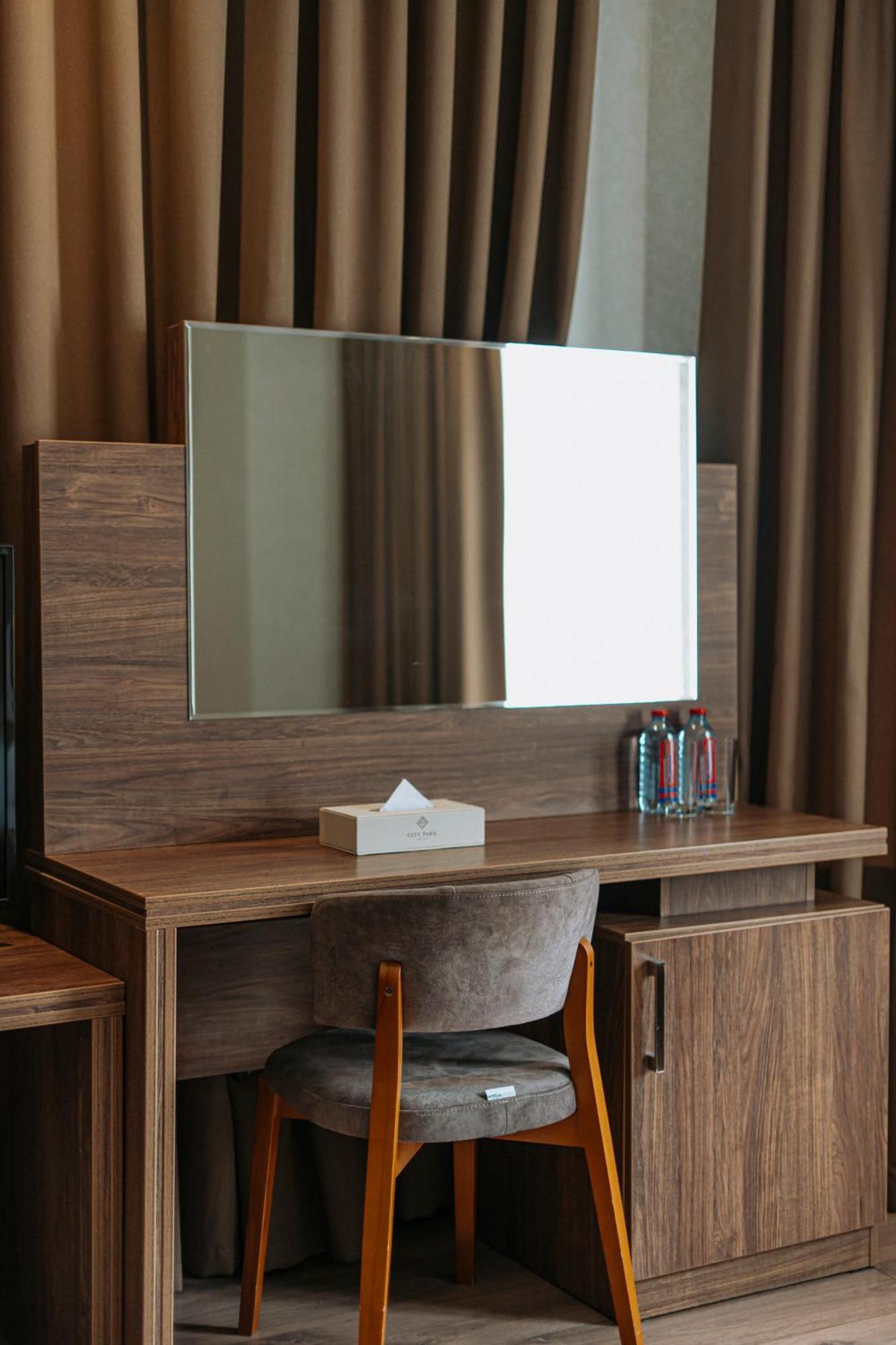 Deluxe King Suite