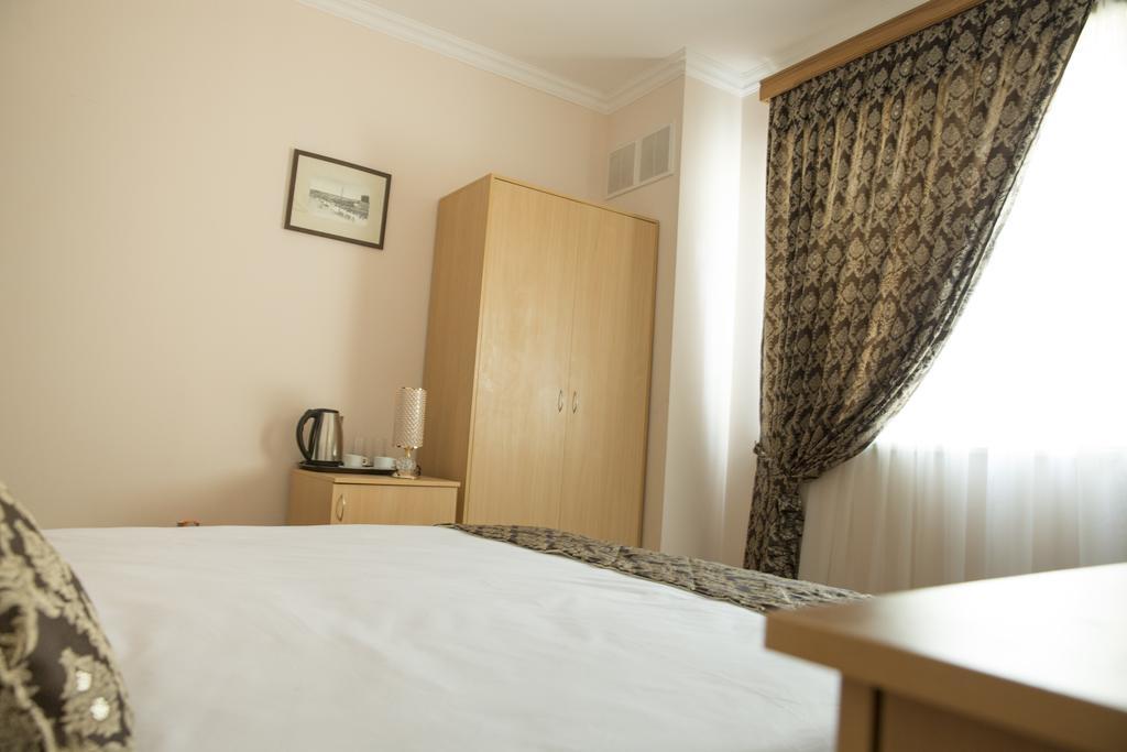 Standard Triple Room,736008187:JPEG