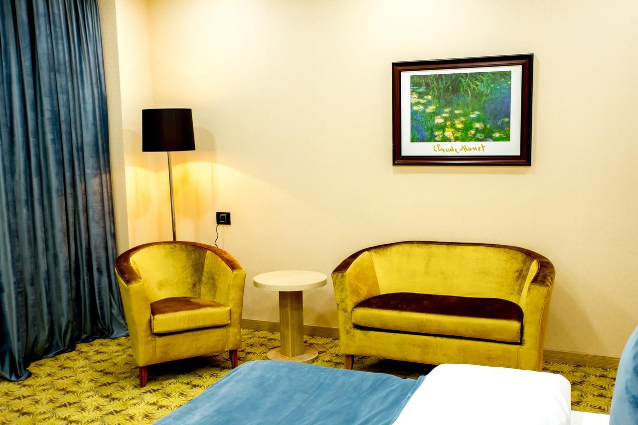 Deluxe Triple Room,641398083:JPEG