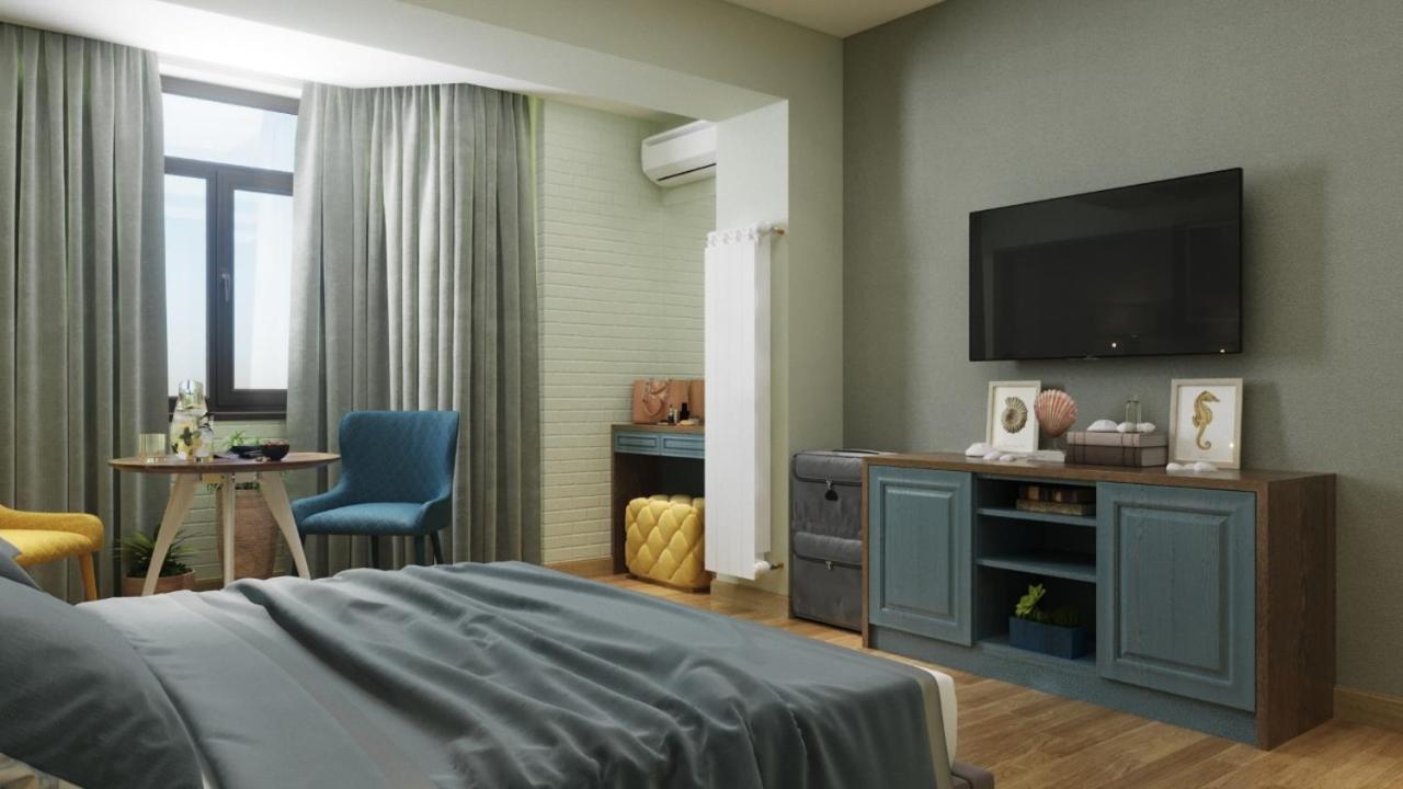 Large Double or Twin Room