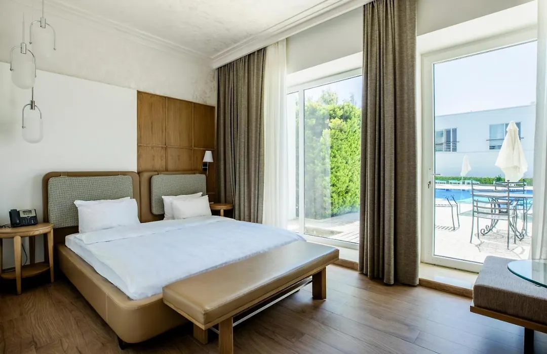 Sea Breeze Resort&Residence-1