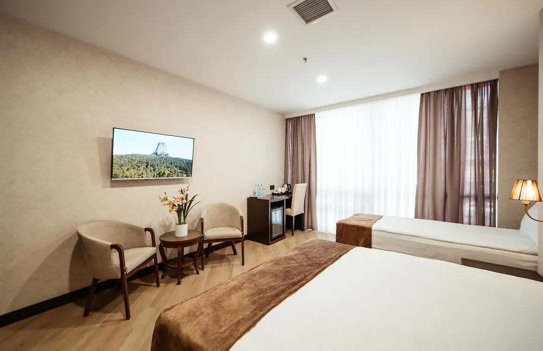 Hotel Diamond-1