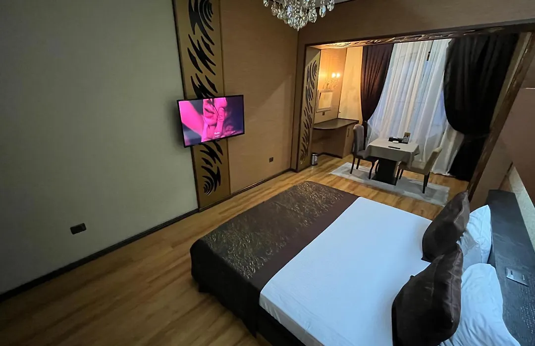 Bayil Breeze Hotel & Restaurant-1