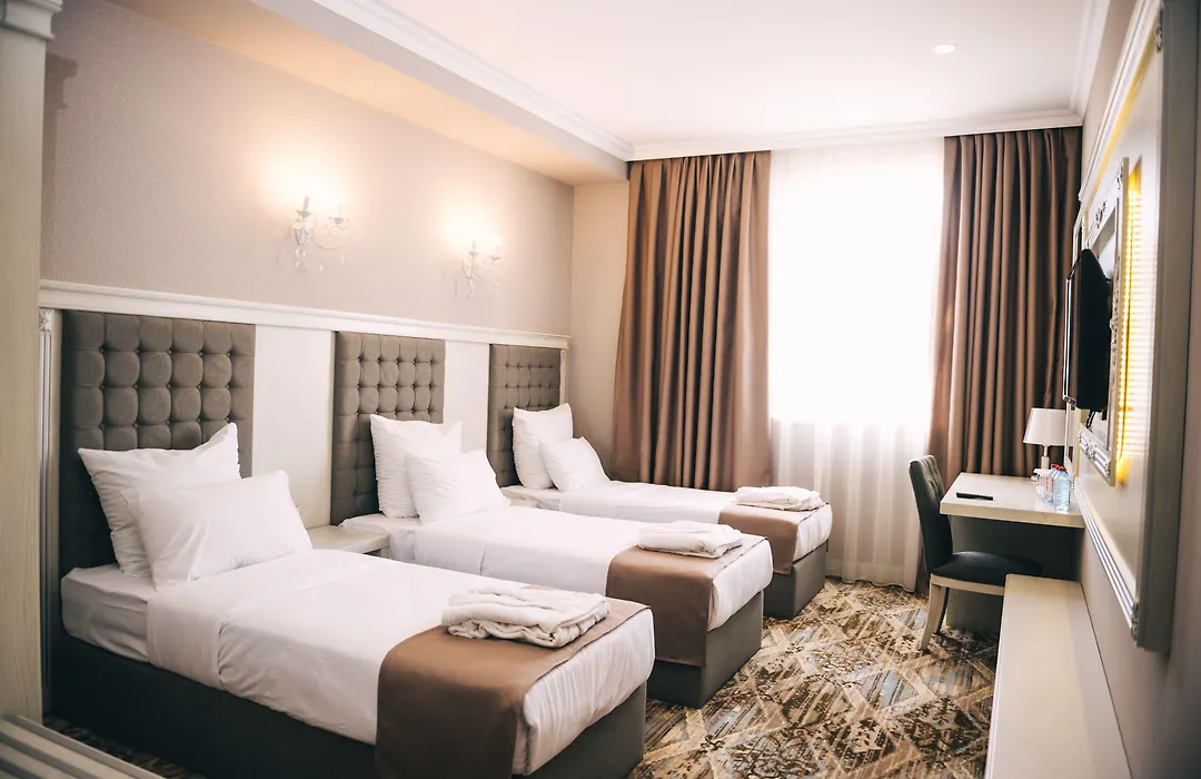Emerald Suite Hotel-1