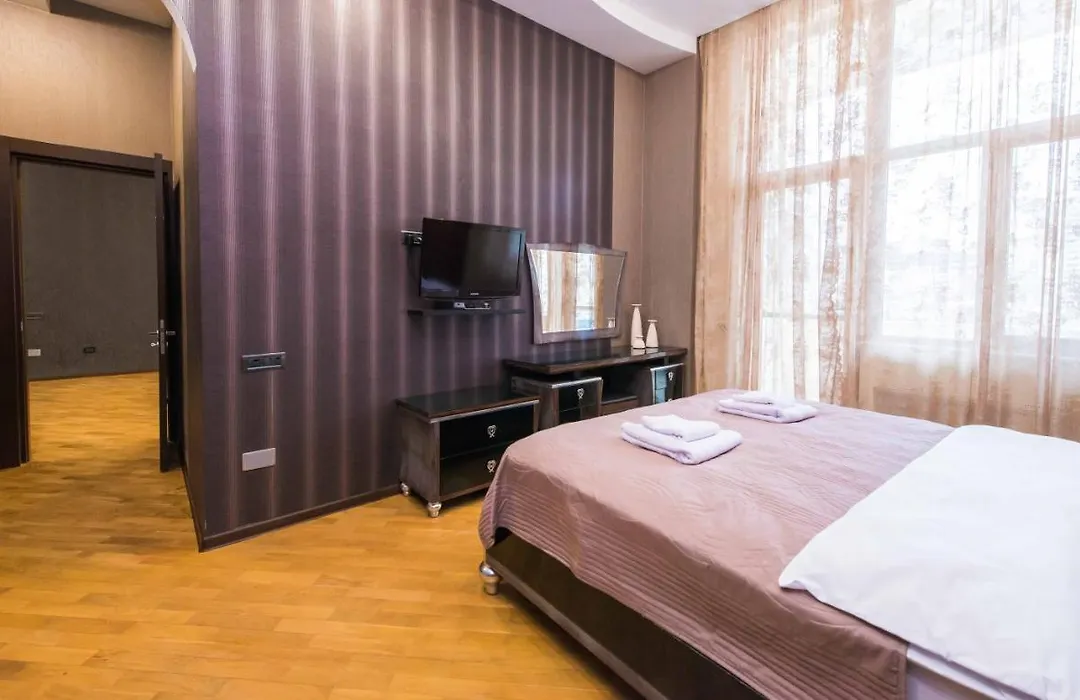 Spacious Apt In The Heart Of Baku-1