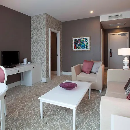 Qafqaz Baku City Hotel & Residences-3