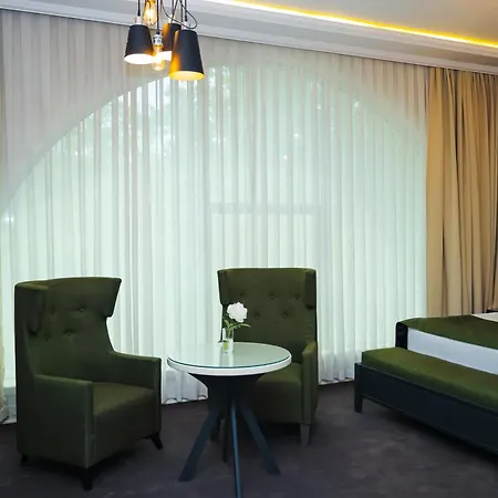 Dondar Hotel Formula 1 View-3